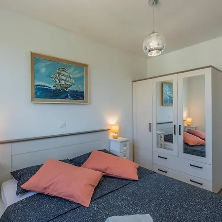 Apartman Lukiana*** Appartement