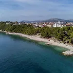 Apartman Lukiana*** *