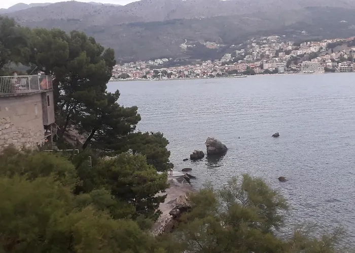 아파트 Apartman Lukiana***