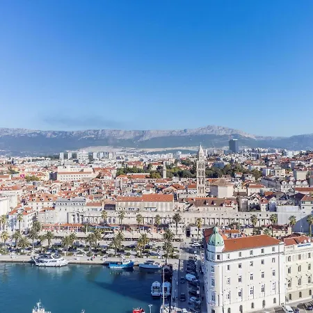 Διαμέρισμα Apartman Lukiana***