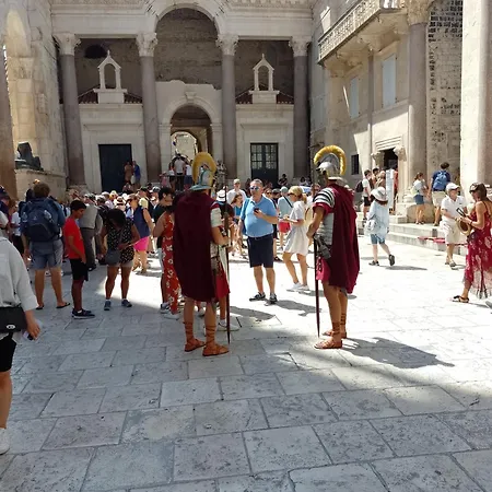 Διαμέρισμα Apartman Lukiana***