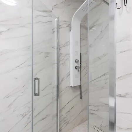 Appartement Apartman Lukiana***